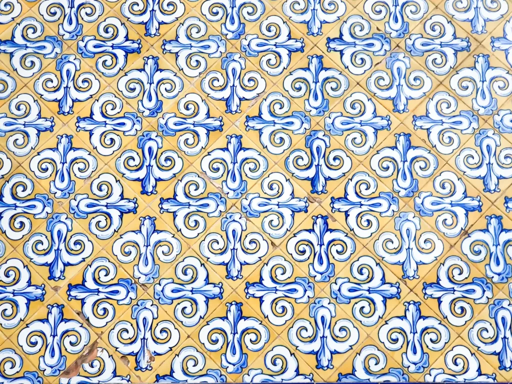 yellow-blue-diamond-tiles-pattern